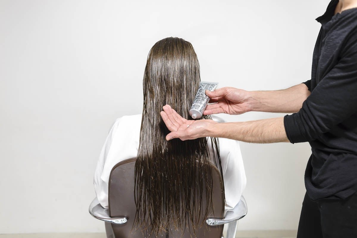 Volume Blowout Tutorial Step 1 Kerastase